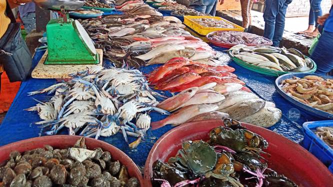 Makan Seafood di Restoran Terapung Bagan Percut