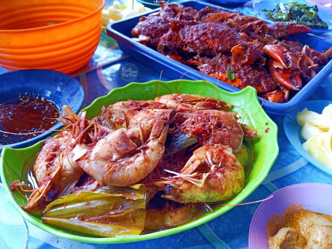 Makan Seafood di Restoran Terapung Bagan Percut